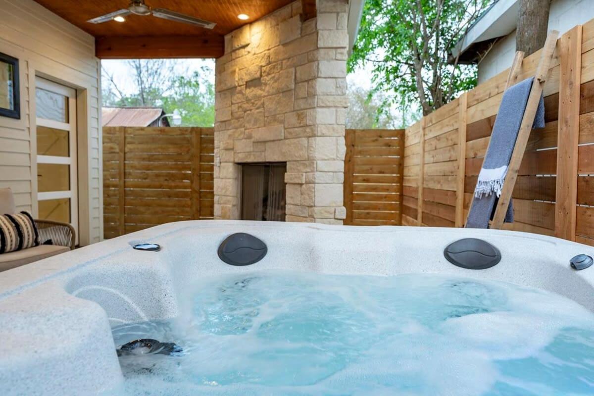 Getaway At Enchanted Walk To Main Hot Tub Apartment Fredericksburg Exterior photo